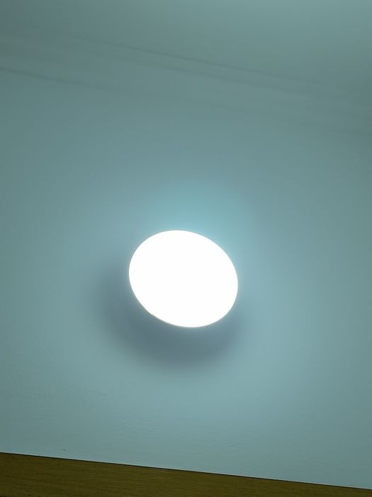 Duas lâmpadas / LED