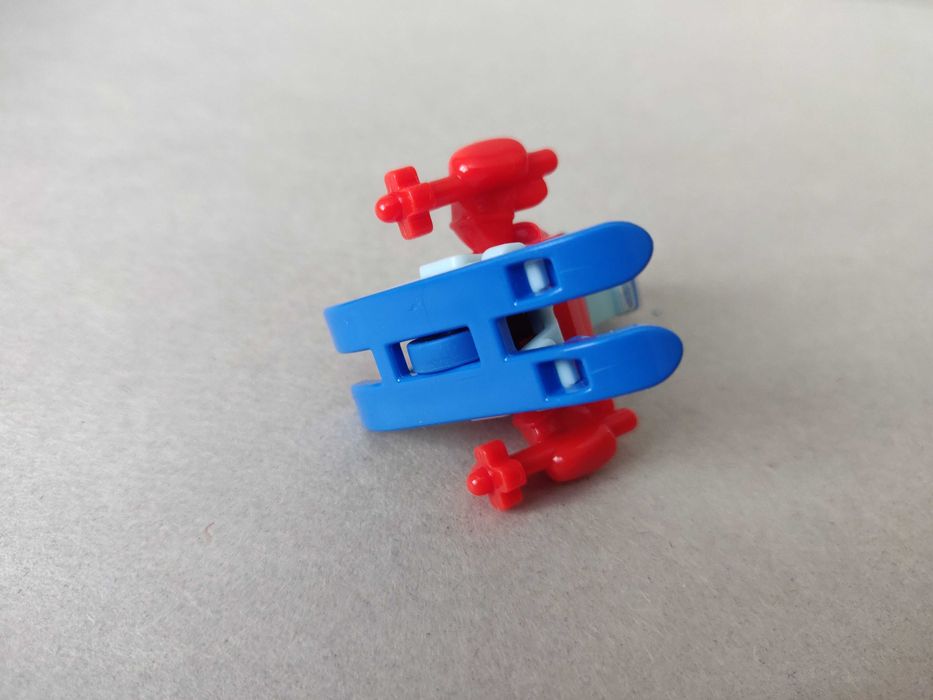 Kinder Surprise Robot Skier VU269, фигурка робота- лыжника.