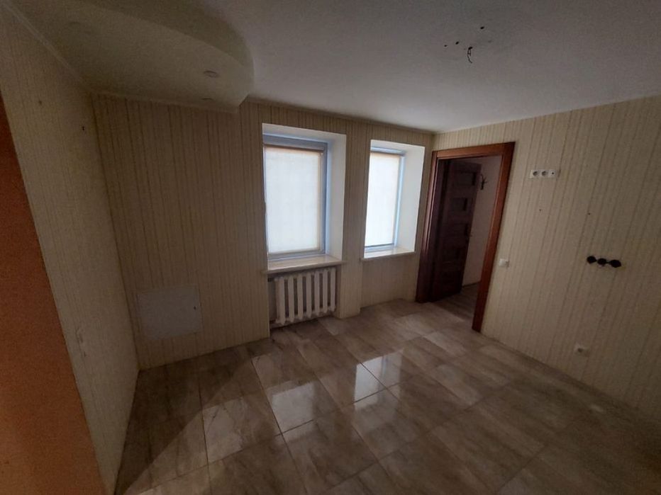 Квартира на першому поверсі з окремим входом, 559408