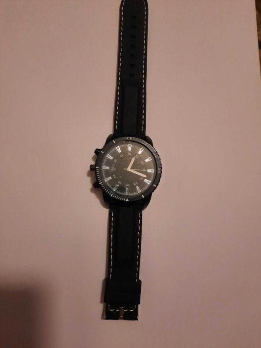 Стильные мужские кварцевые часы