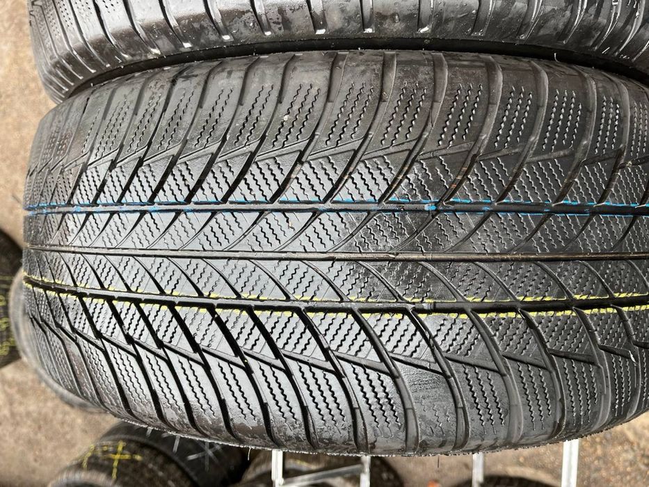 Шины БУ 245 50 R 19 BRIDGESTONE BLIZZAK LM001 Run flat Зимние