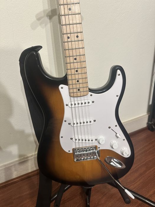 Fender Squier Sonic Stratocaster Sunburst