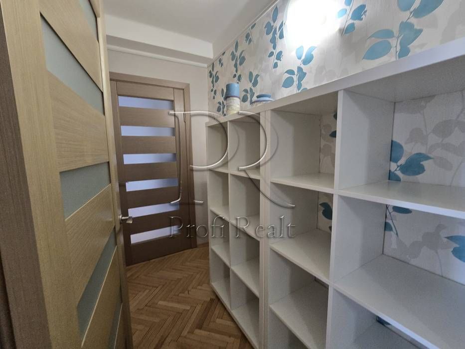 Продаж 2 кімн. квартири біля ВДНГ, Проспект Голосіївський 89