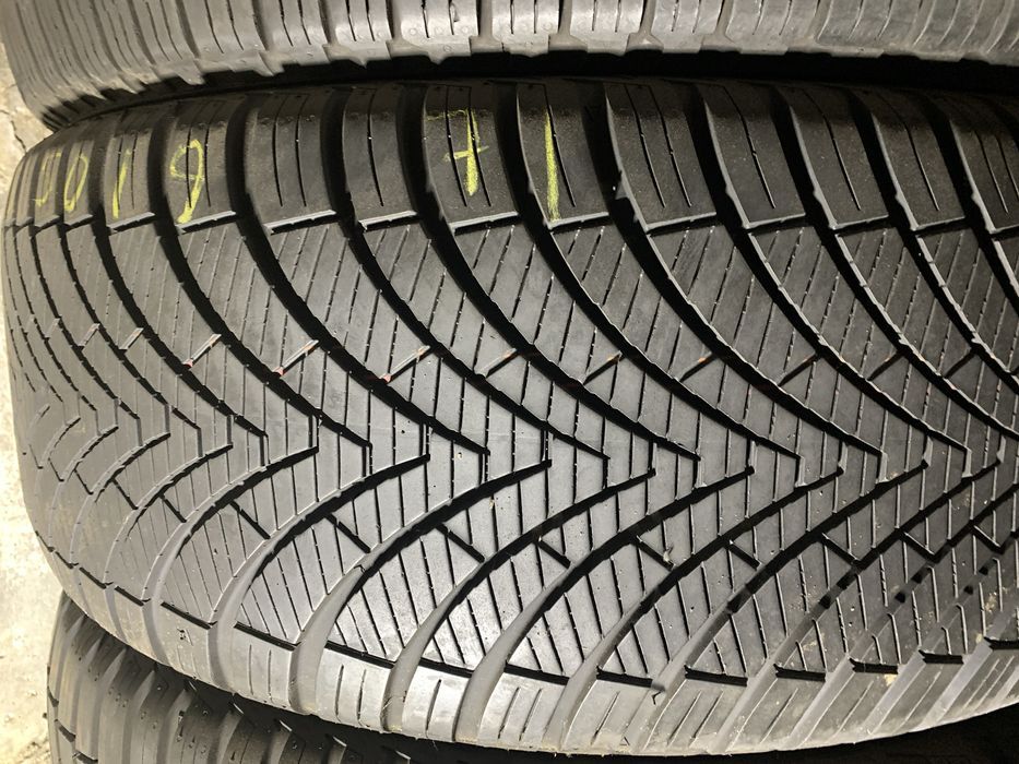 Шини  б/у всесезонные 265/50 19 Kumho solys 4s