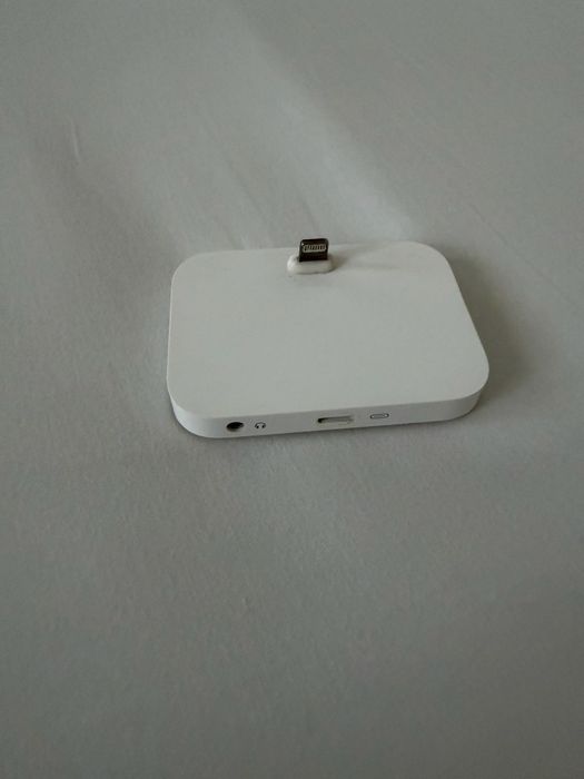 Dock station Apple