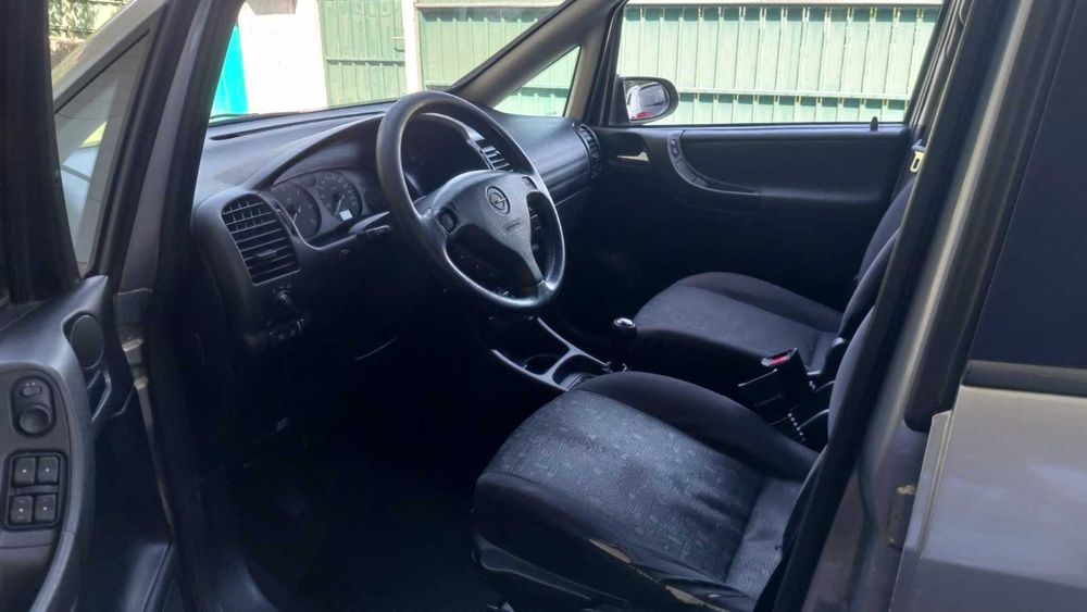 Opel Zafira 2.0 di c/ 7 lugares Nacional