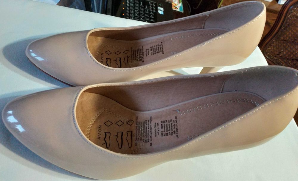 Avon Beżowe Szpilki Lakierowane Czółenka rozm. 39, NOWE!