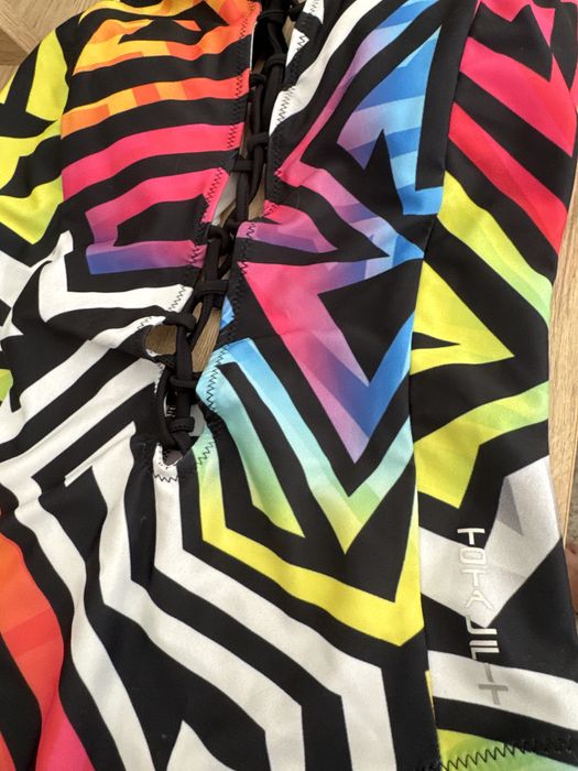 Купальник суцільний S