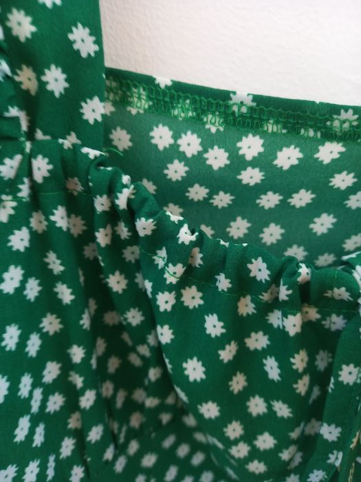 Vestido verde às flores