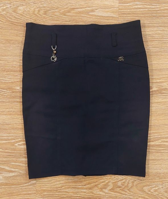 Темно-синя спідниця