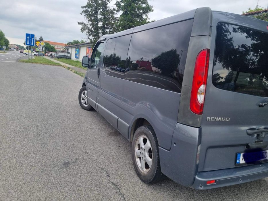 Продам Renault trafic black edition. 2014