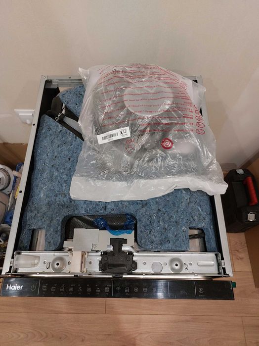 NOWA zmywarka Haier I-Pro Shine Seria 4 XI1C3TB2FB