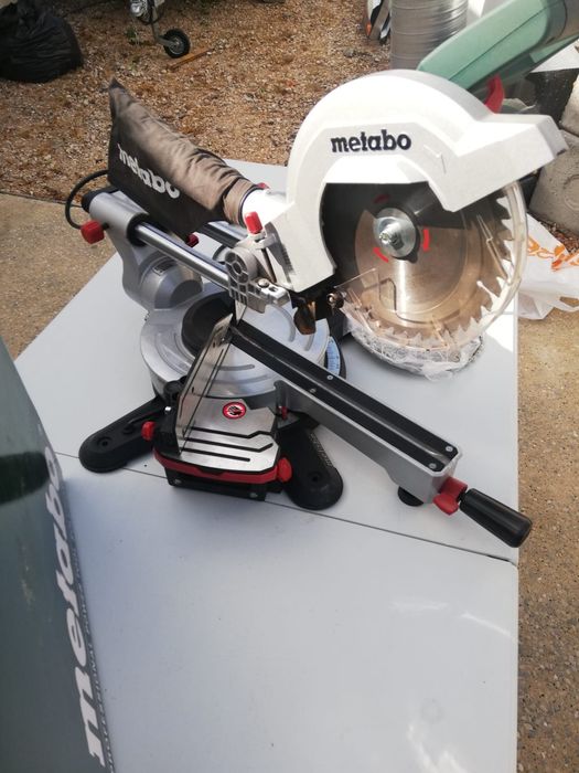 Serra de esquadria Metabo 216 radial