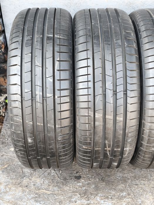 235/50R19 99W Pirelli P Zero