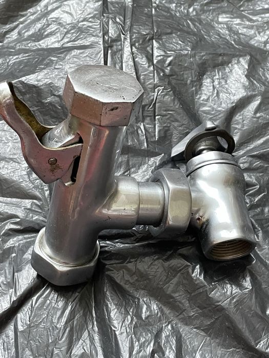 Кран для піссуара