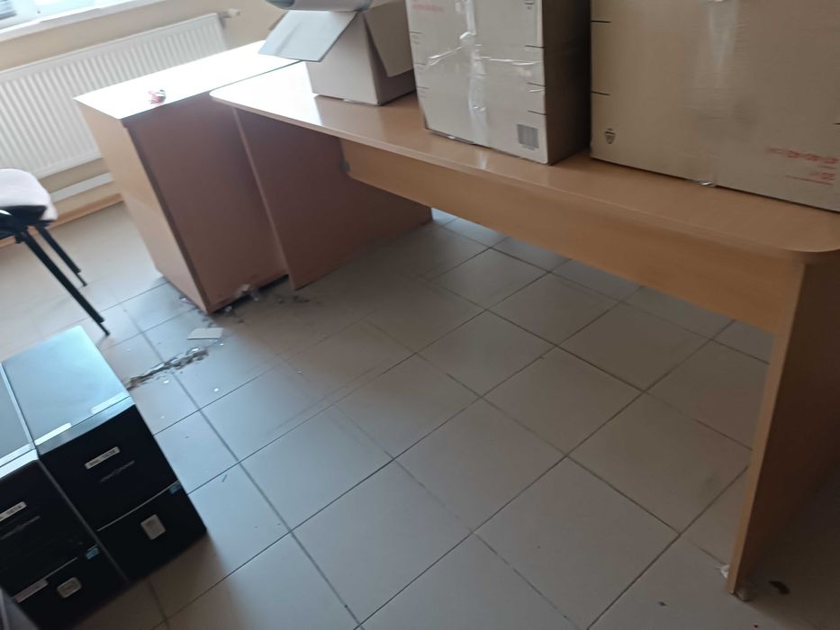 столи та тумби для дому і офісу