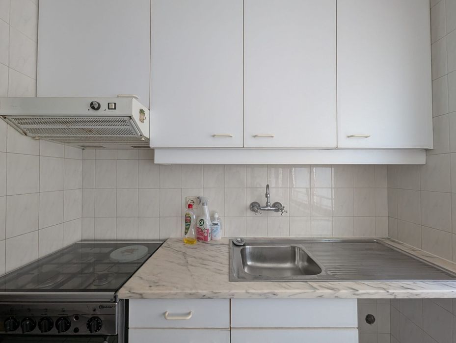 White Marble Countertop64738412389761120