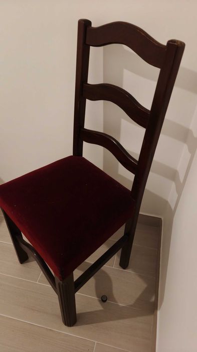 Cadeiras de madeira