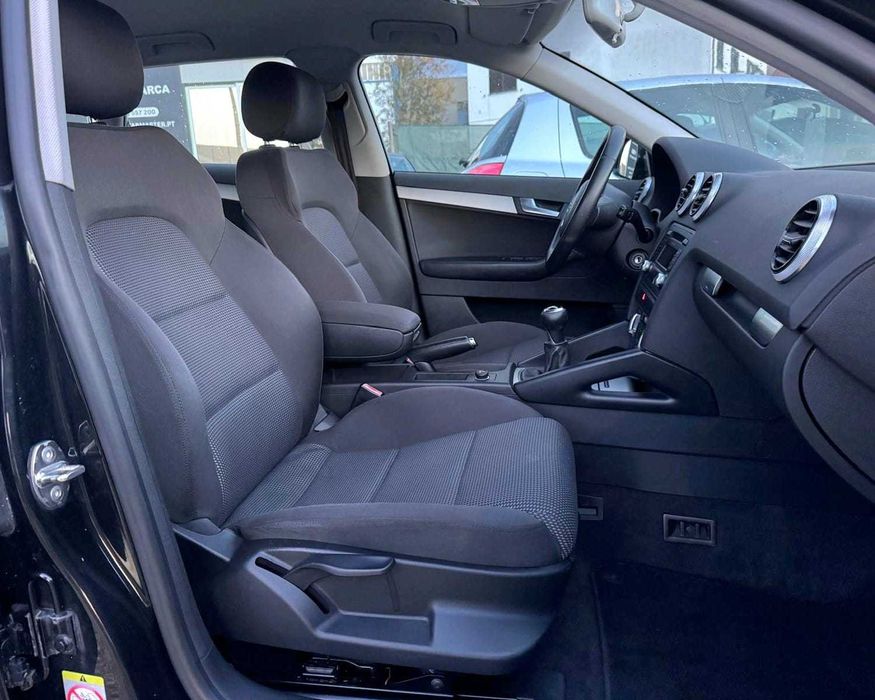 Audi A3 1.6 TDi Facelift- Garantia incluída