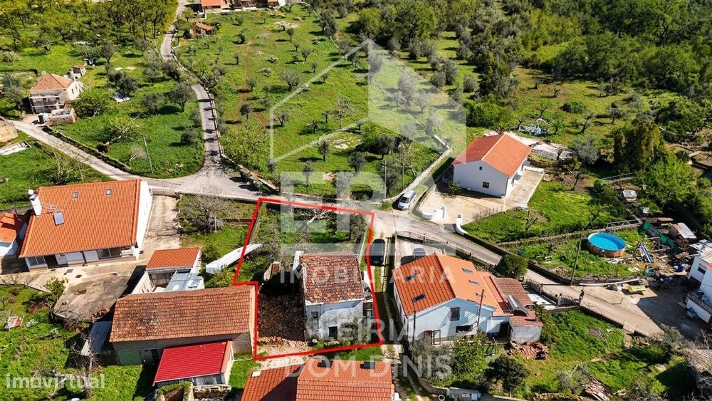 Moradia Rústica T3, inserida num terreno com uma área de 450m2