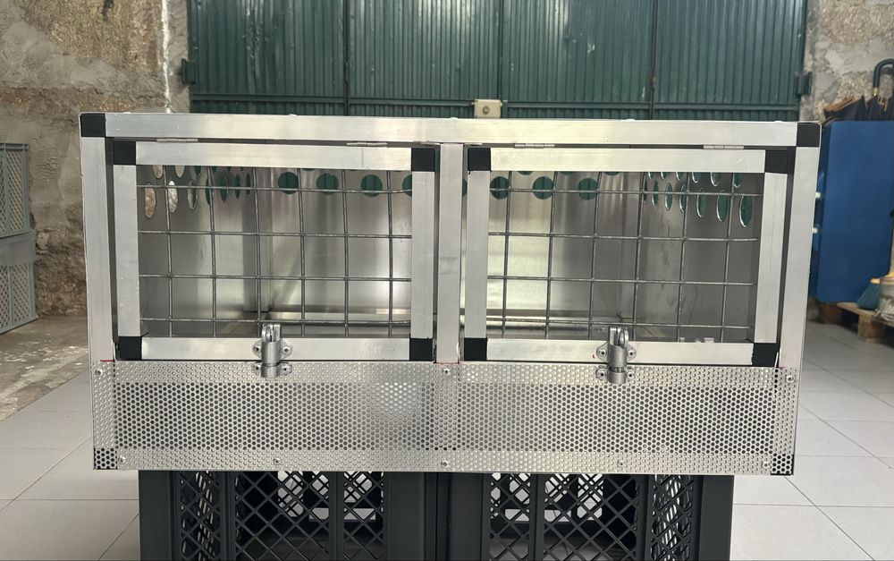 Transportadora / caixa para caes em aluminio
