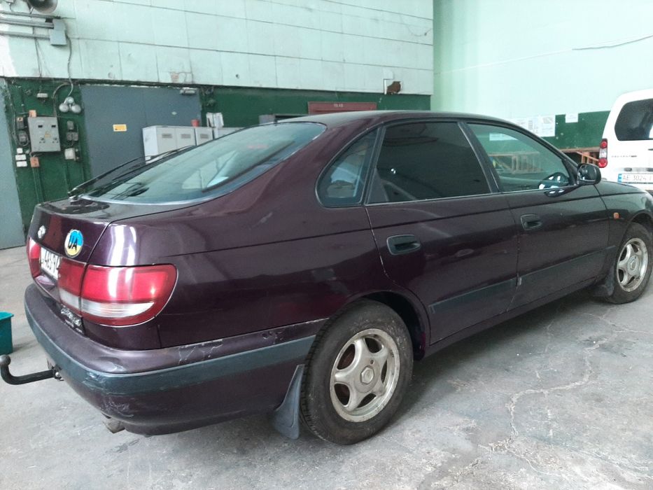 Продам Тойота карина є