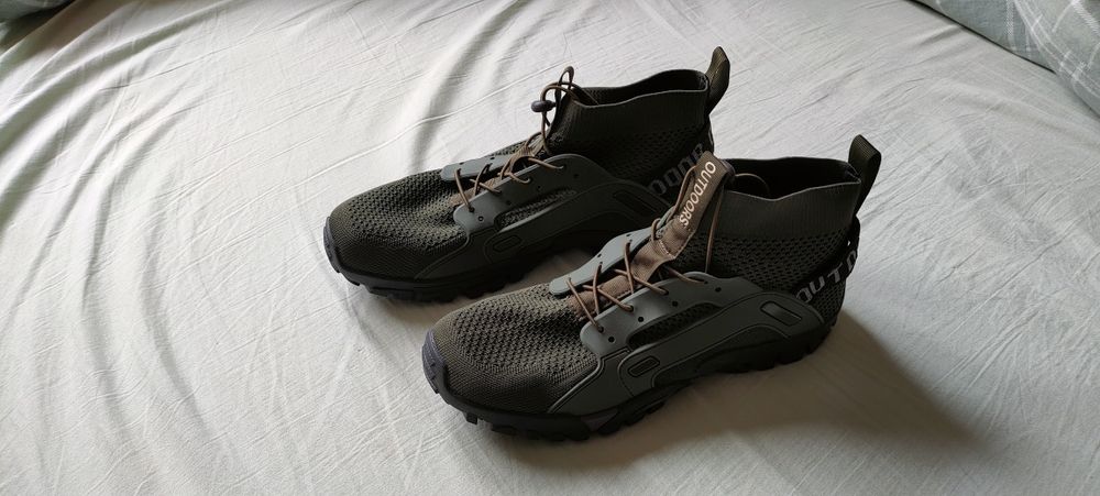 Buty turystyczno-sportowe