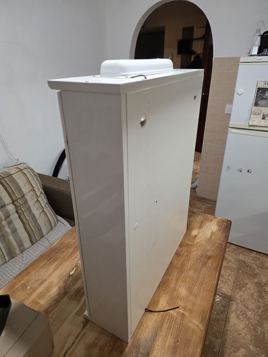 дзеркало з підсвіткою та шафкою