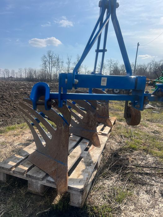 Продам плуг онлю трикорпусний