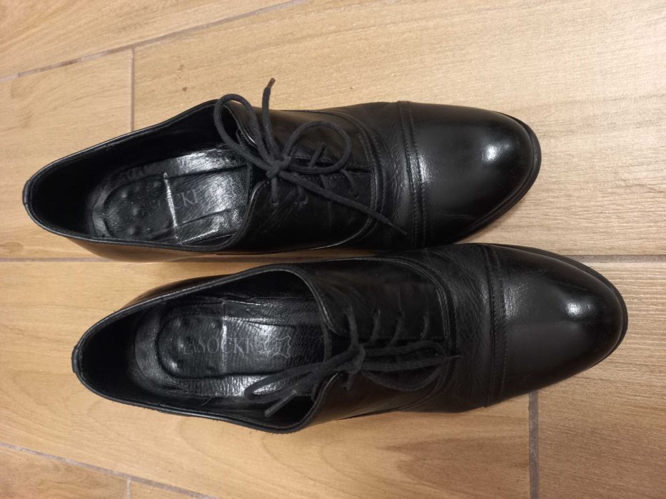 półbuty r. 39 lasocki