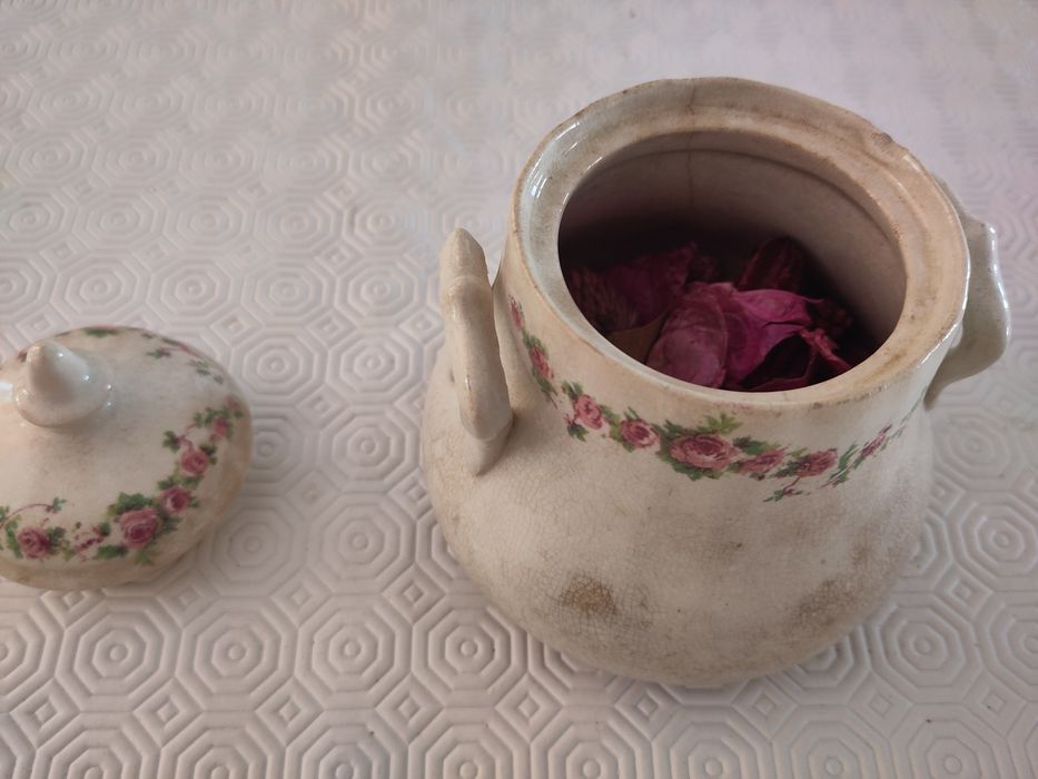 Conjunto Sacavém flores rosa - prato, travessa e caixa bomboniere