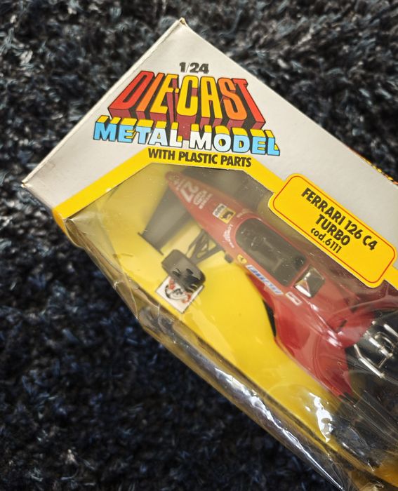Ferrari 126 C4 Turbo / M. Alboreto - Burago 1/24