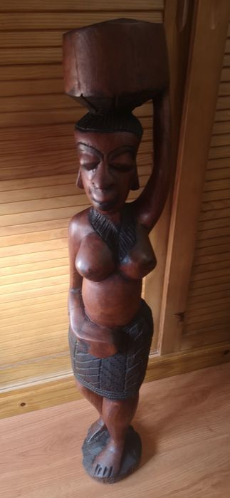 Casal de estatuetas africanas