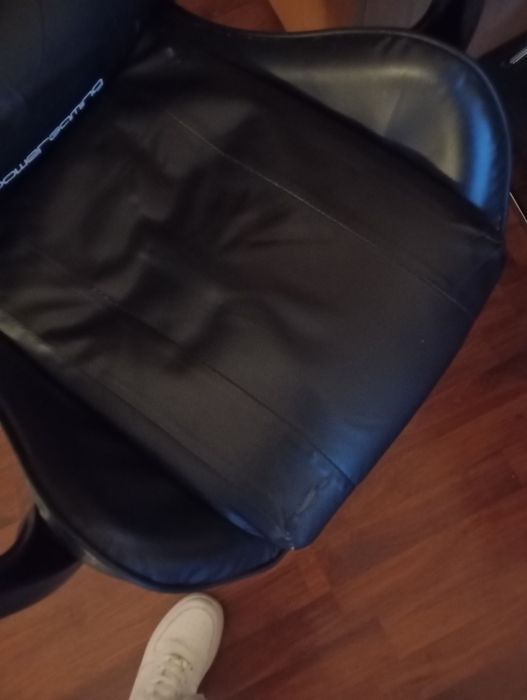 Cadeira gaming com colunas usb