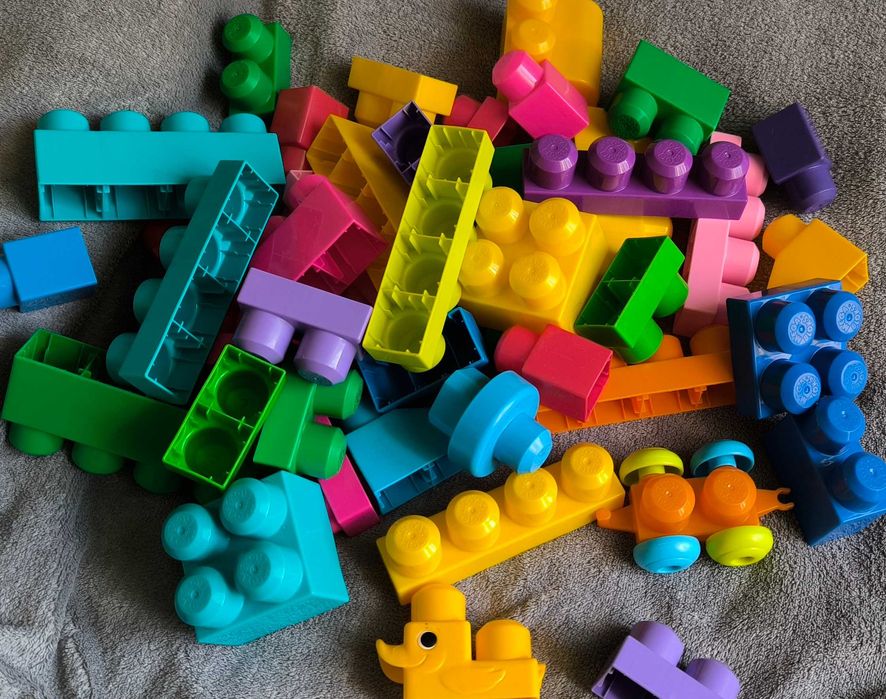 Mega Bloks столик для конструктора 1+