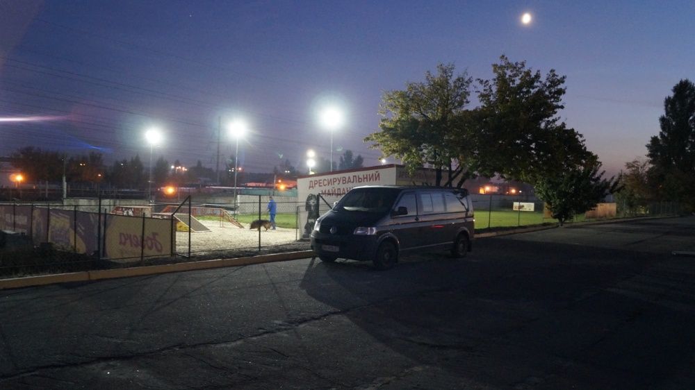 Клуб DogWin Площадка закрытая оборудованая Киев Дрессировка собак