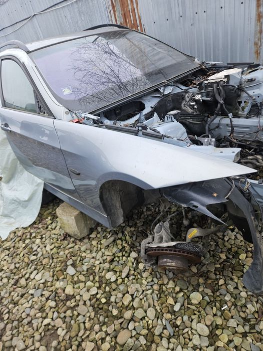 Крило БМВ Е90 Е91 BMW E90 E91 Крилья праве переднє Розборка Шрот