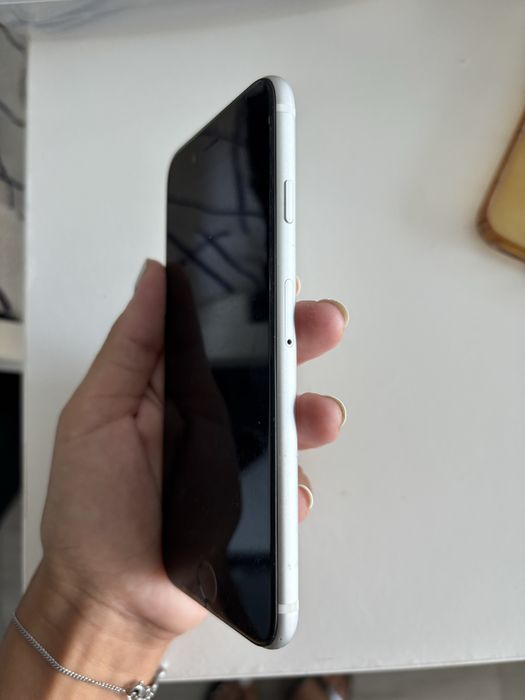 Iphone SE 2020 bateria a 75%