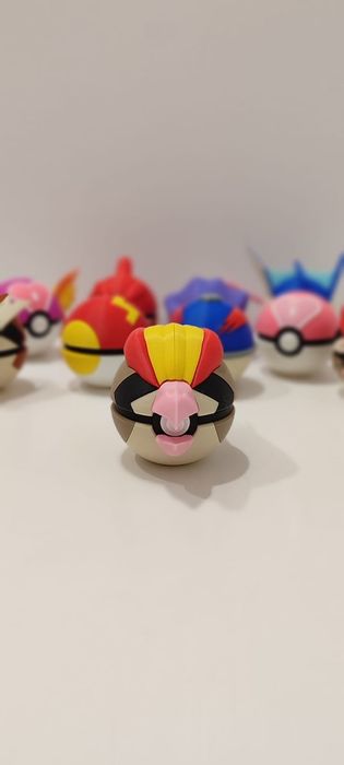 Pidgeot pokeball pokemon 3d