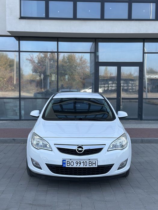 Opel Astra J(2012р.)