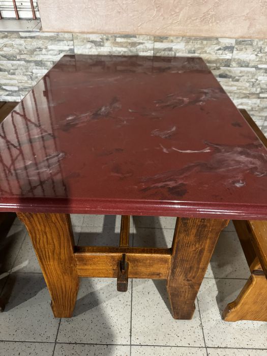 Стіл з лавками для кафе