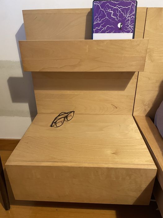 Duas mesinhas de cabeceira IKEA