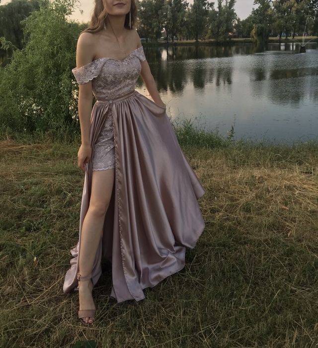 Вечірня сукня рожевого пудрового кольору