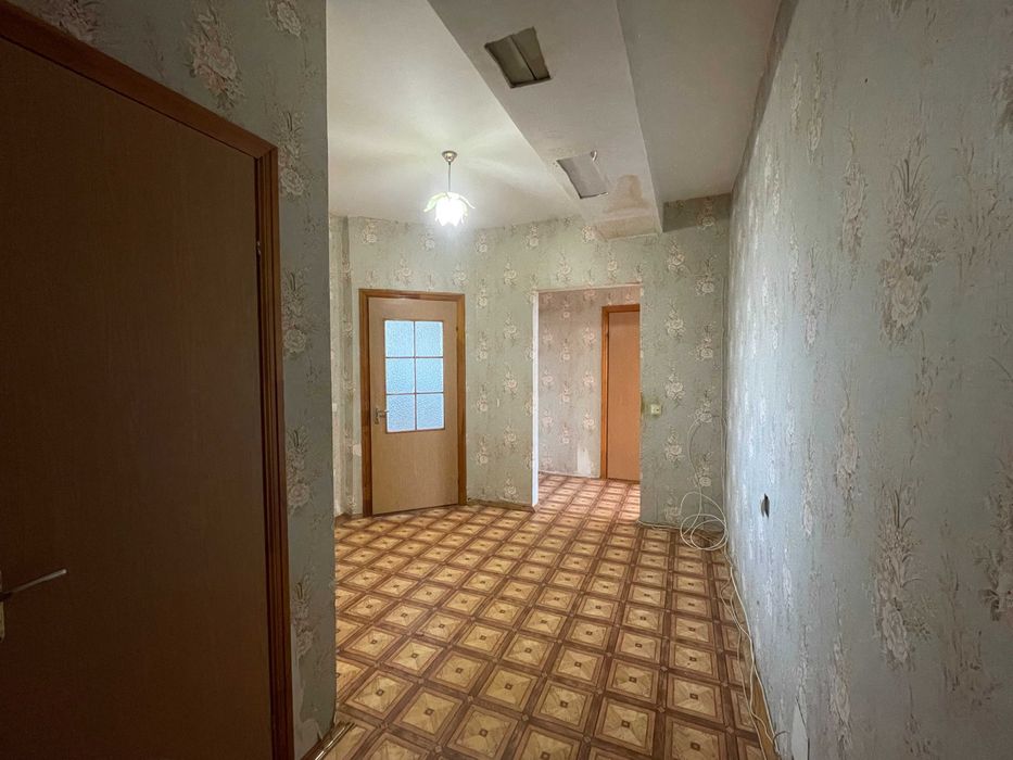 Повноцінна 2-кімнатна під ремонт, пр. Бажана 10 -м. Осокорки і Позняки