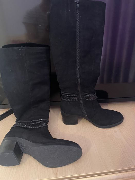 Демісезонні чобітки замшеві