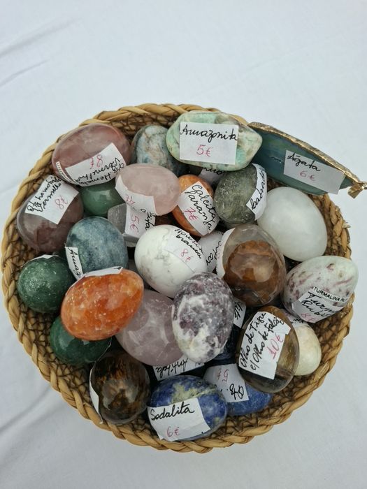 Pedras e cristais variados