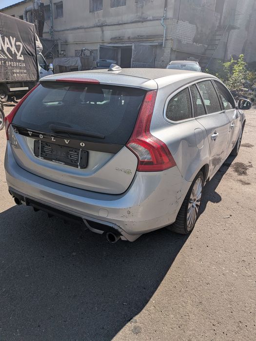 Передній бампер Volvo S60 V60 R-design 2011р 1.6d2
