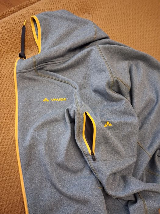 Кофта з капюшоном .