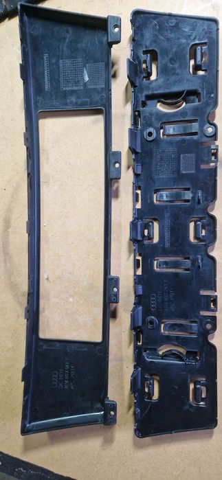 Накладка бампера під номерний знак audi a3 8p