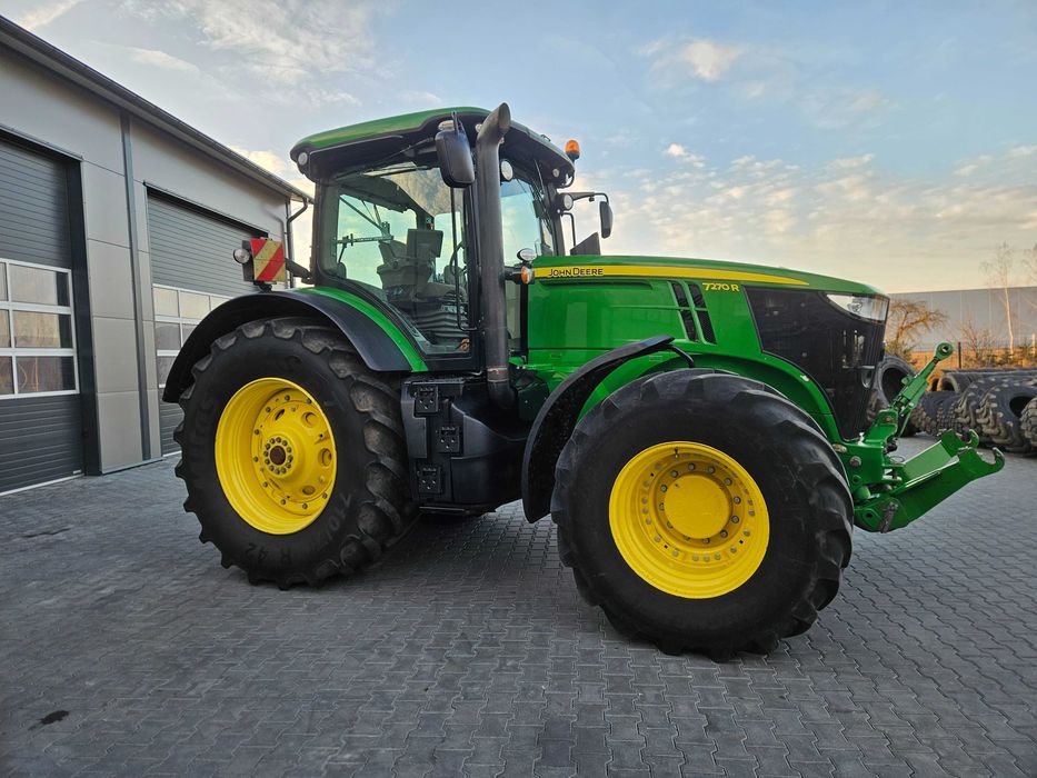 John Deere 7270R